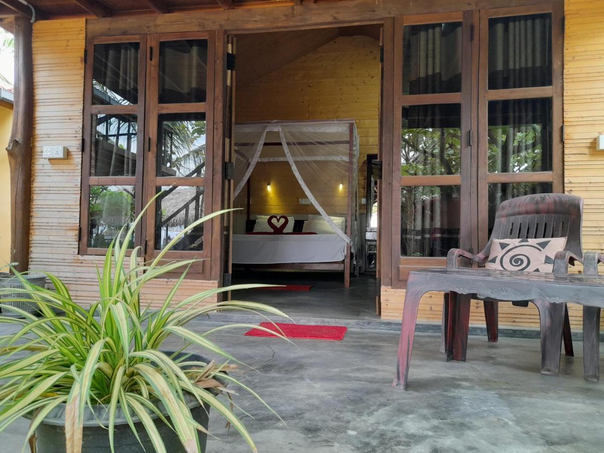 Golden Beach Chalets 阿鲁甘湾 外观 照片